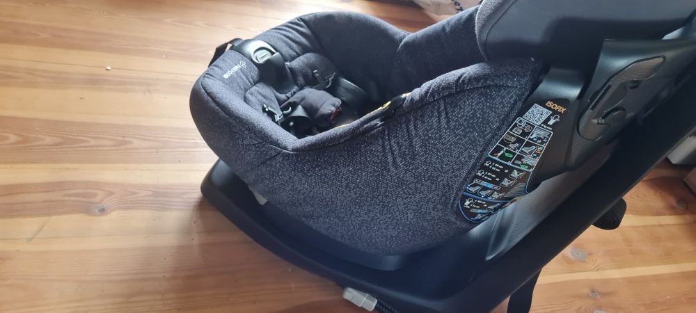 Fotelik obrotowy Maxi cosi axissfix plus