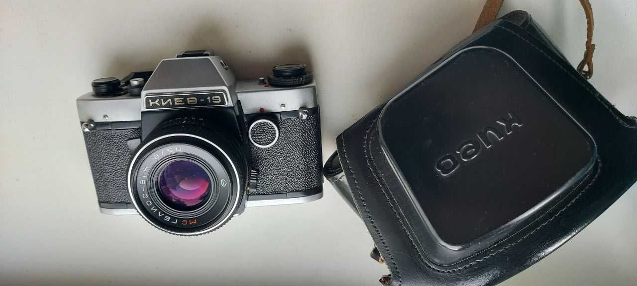 Продам фотоаппарат КИЕВ-19, объектив Гелиос-81Н, 2/50