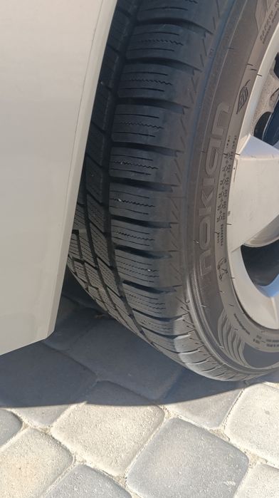 Продам автомобиль Пежо 3008.