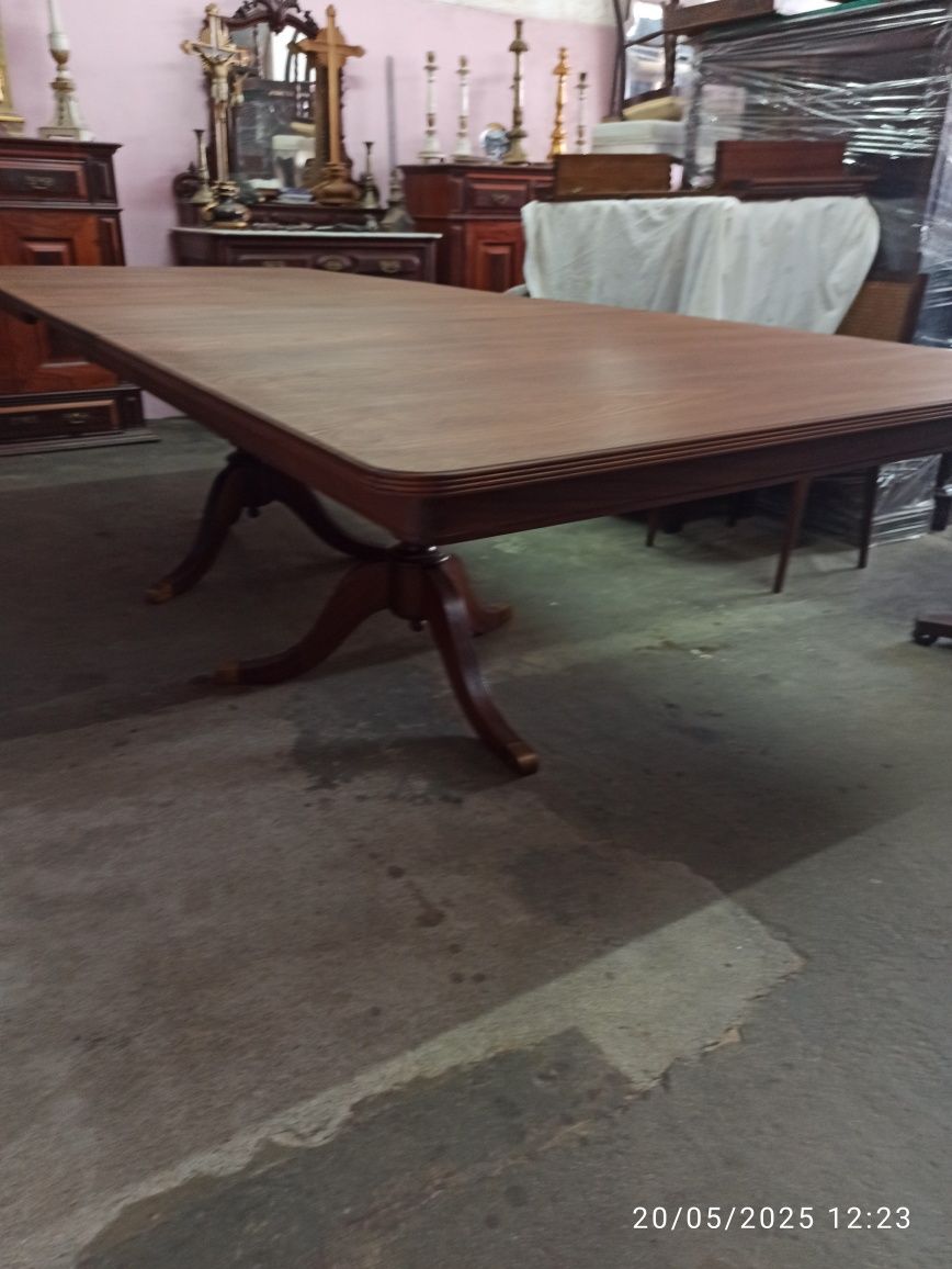 Mesa de sala de jantar