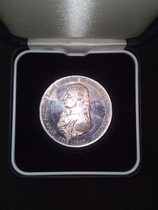 Medalha britânica em prata 925