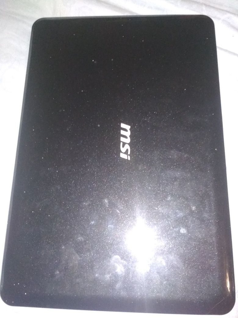 Ноутбук MSI Model ms-6837D