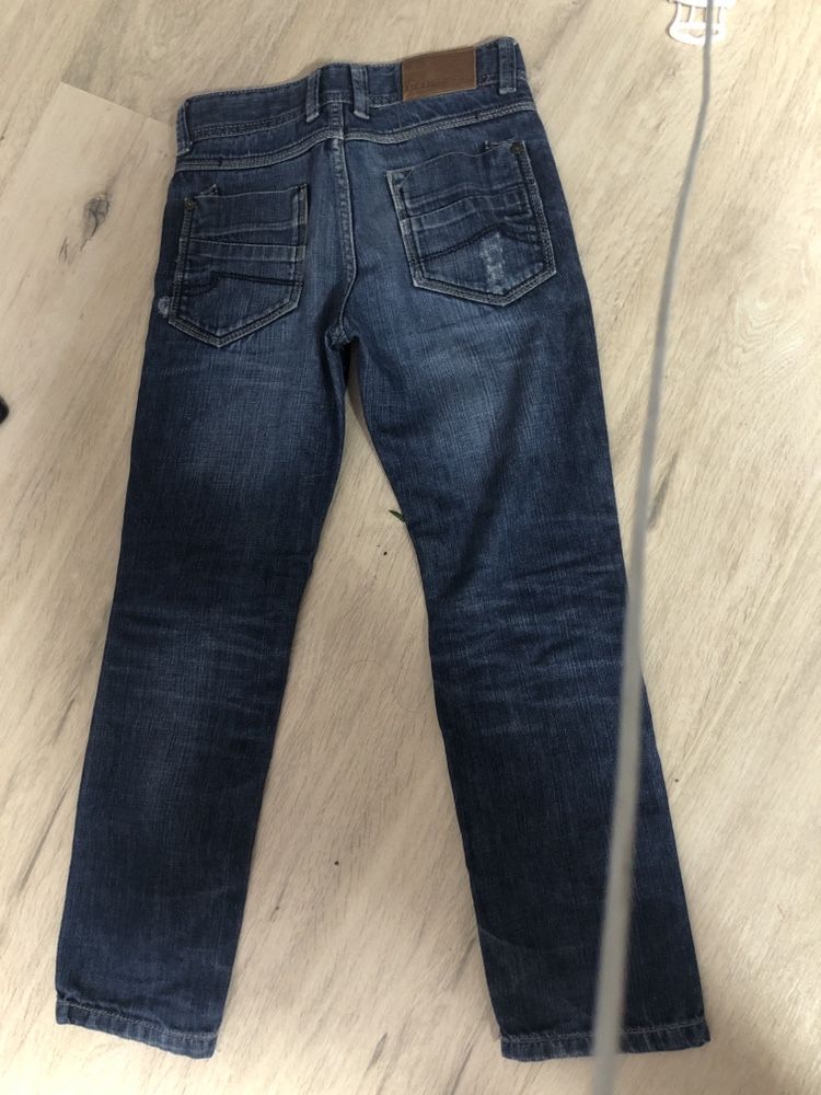 Super modne jeansy 134 regular fit