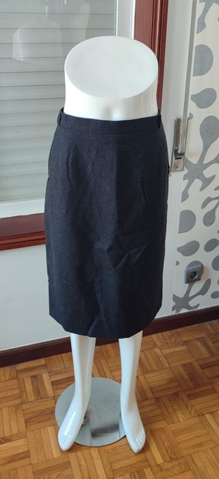 Saia Dali Paris-Milano, preta - Novo

- Tamanho 48

Os portes são a ca