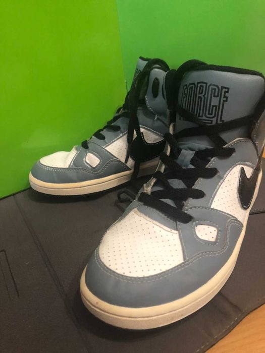 продам дитячі кроссівки NIKE