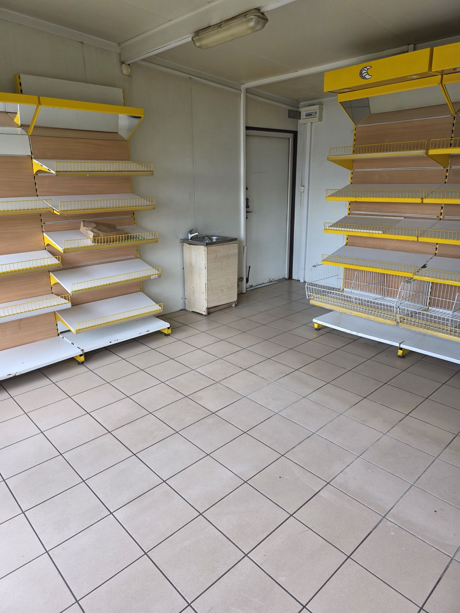 Sprzedam lokal  handlowo-usługowy 25 mkw ul Dubois róg Św Jerzego