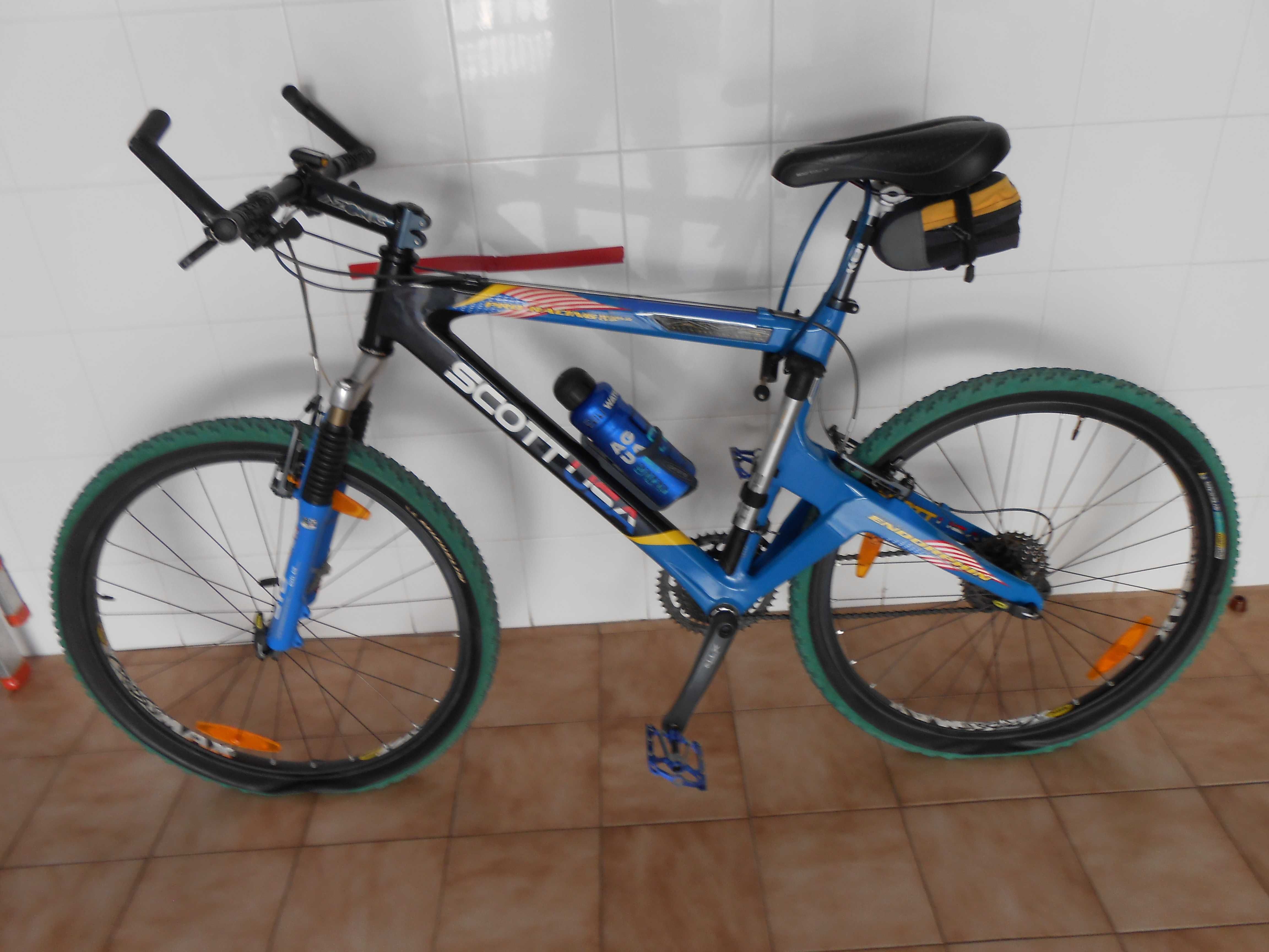 Bicicleta Scott Pro Racing World Cup, com acessórios