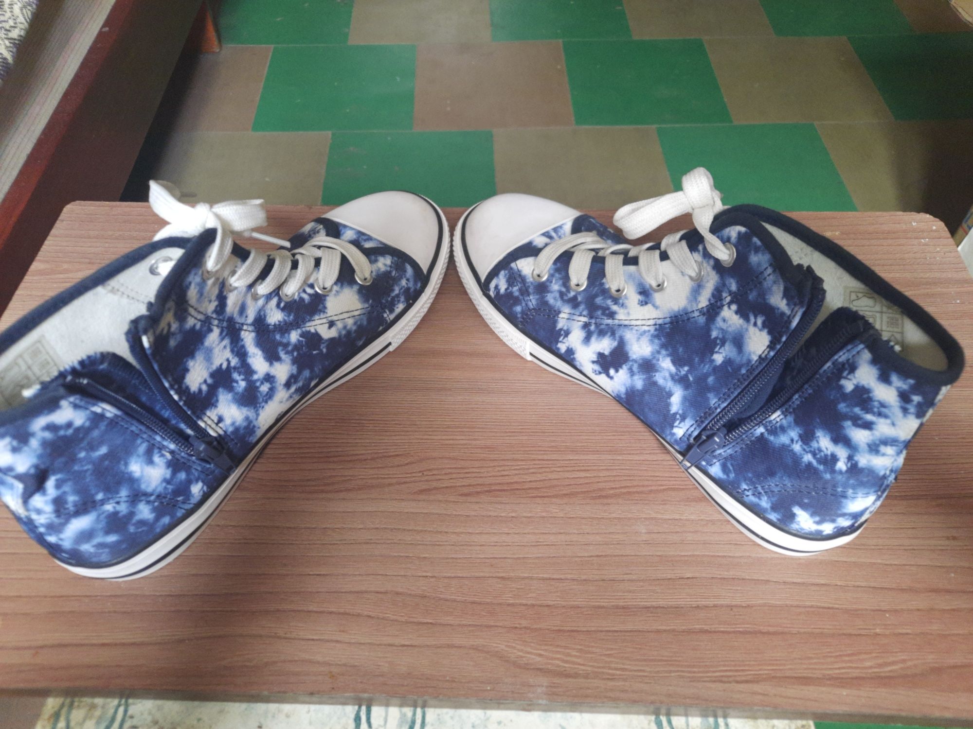 Кеды Ollstars 39.(25см.)б/у, Dunnes38р.(24.5см) новые.