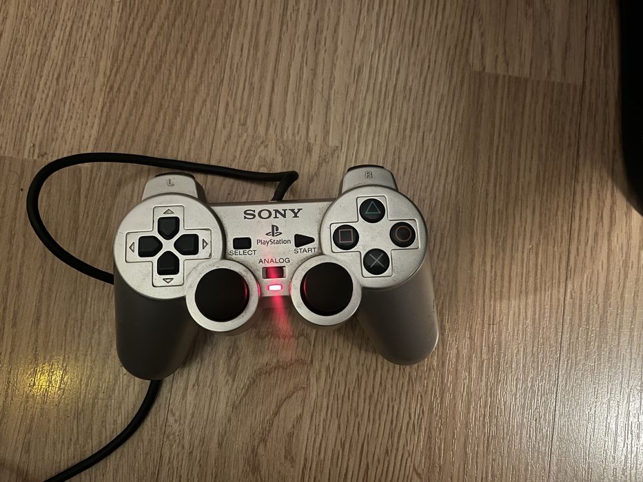 Dwie sztuki Ps2 Slim 70003 + orginalny pad srebrny