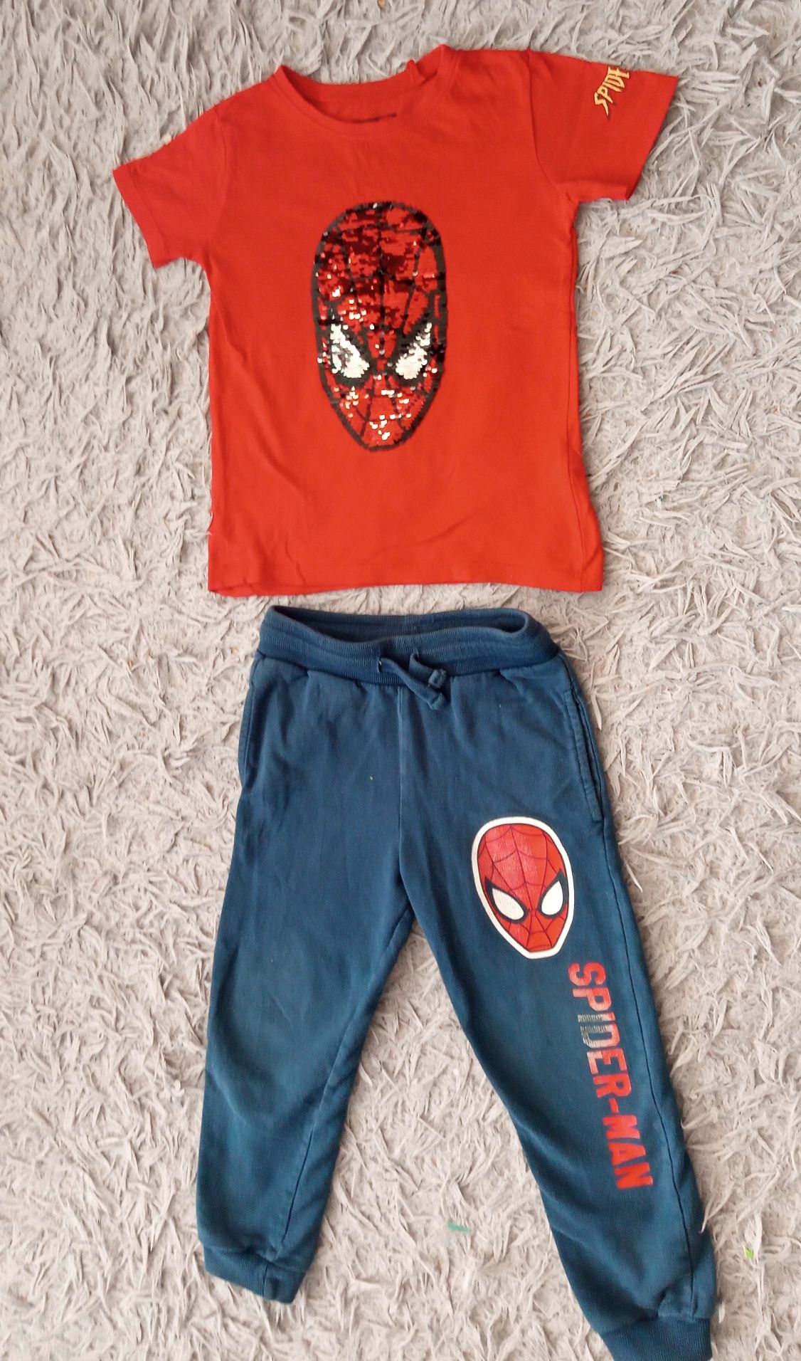 Komplet dresowy Spiderman na chłopca na 104 cm