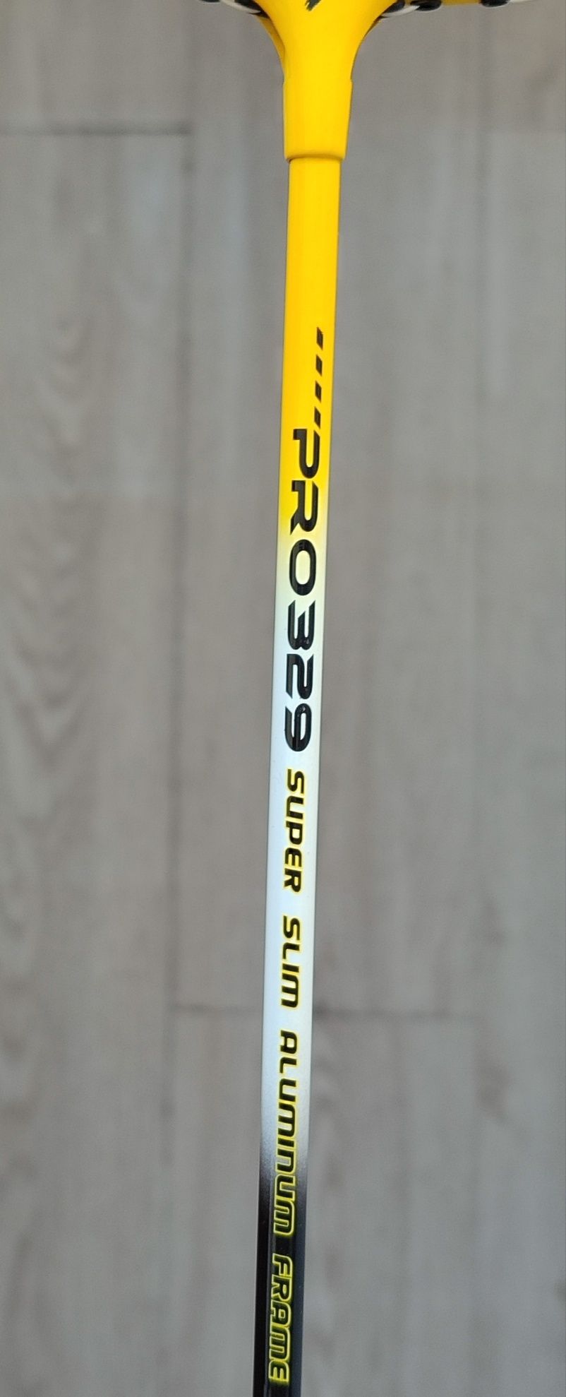 Raquete de badminton