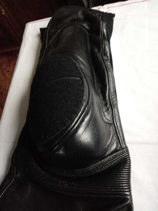 spodnie motocyklowe skórzane męskie dainese jak nowe rozmiar 50