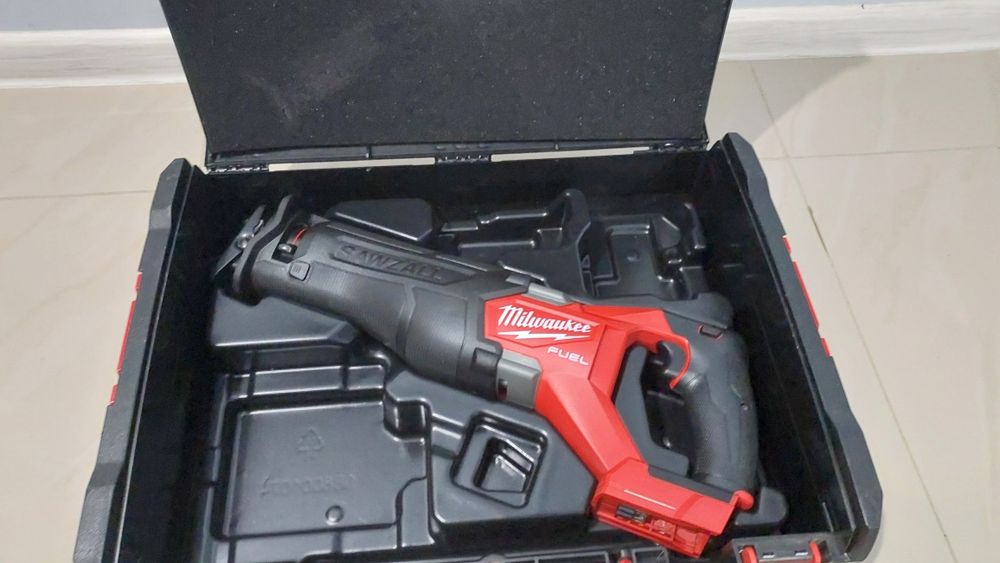 Пила шабельна акумуляторна Milwaukee M18
