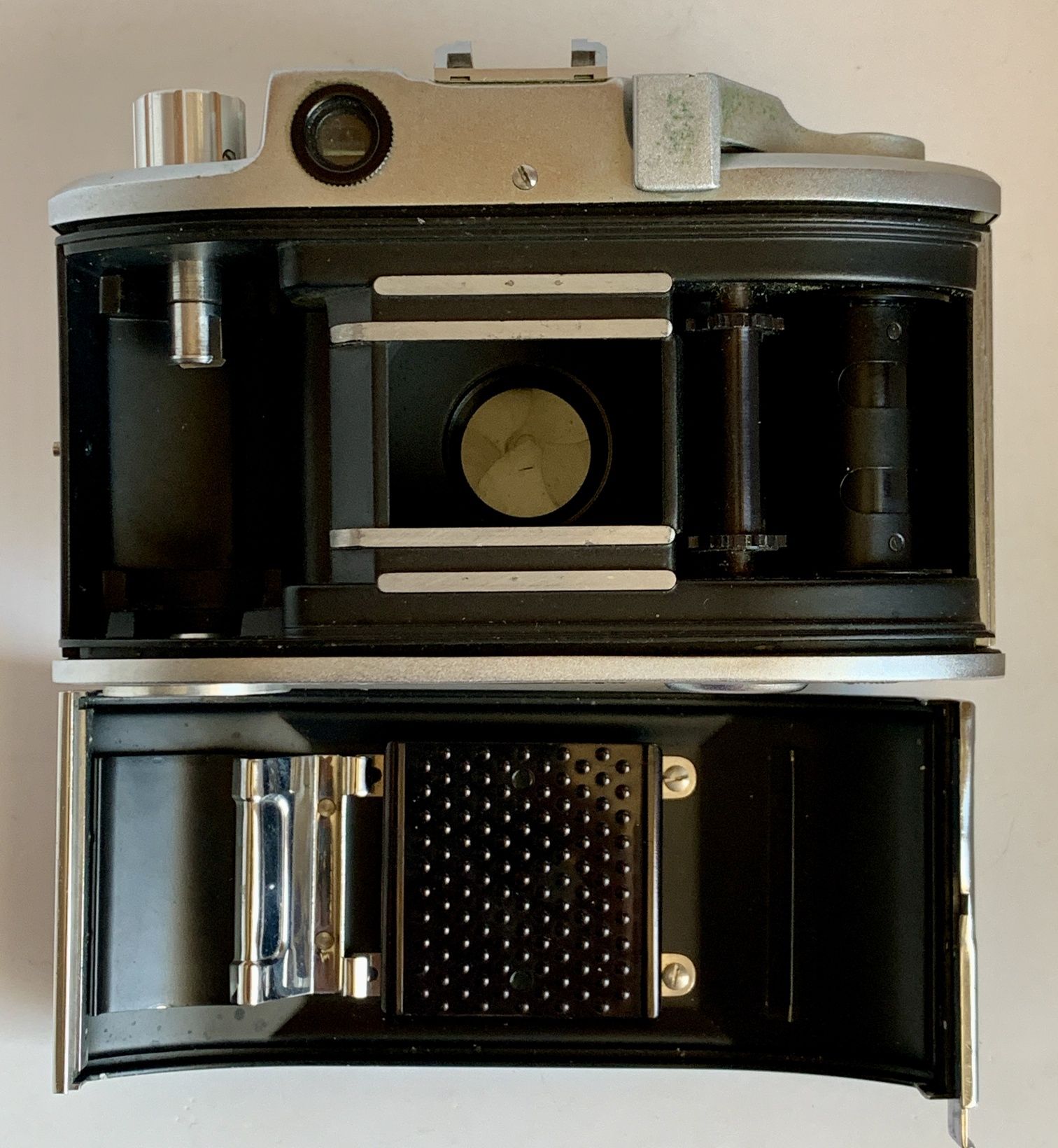 Винтажный фотоаппарат Minolta A (1950-е года) с кожаным чехлом
