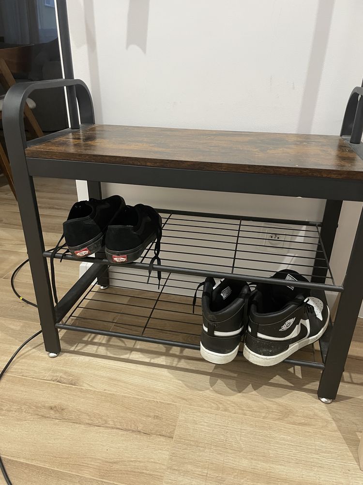 Stojak na kurtki i buty