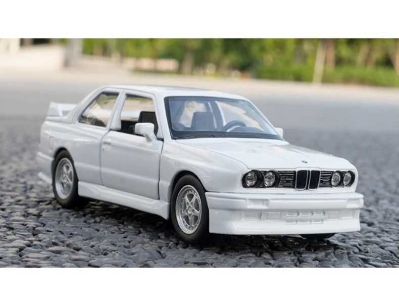 BMW M3 1987 1/36 prezent dla fana marki BMW seria 3 biały na prezent