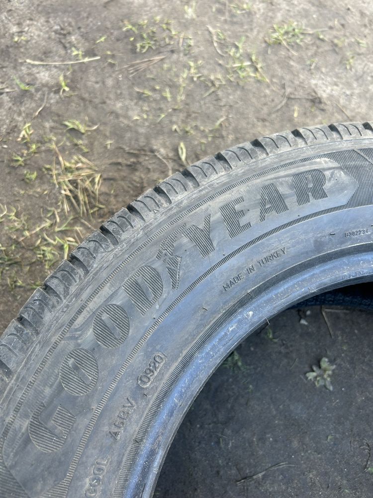 Goodyear EfficientGrip 215/65R16C