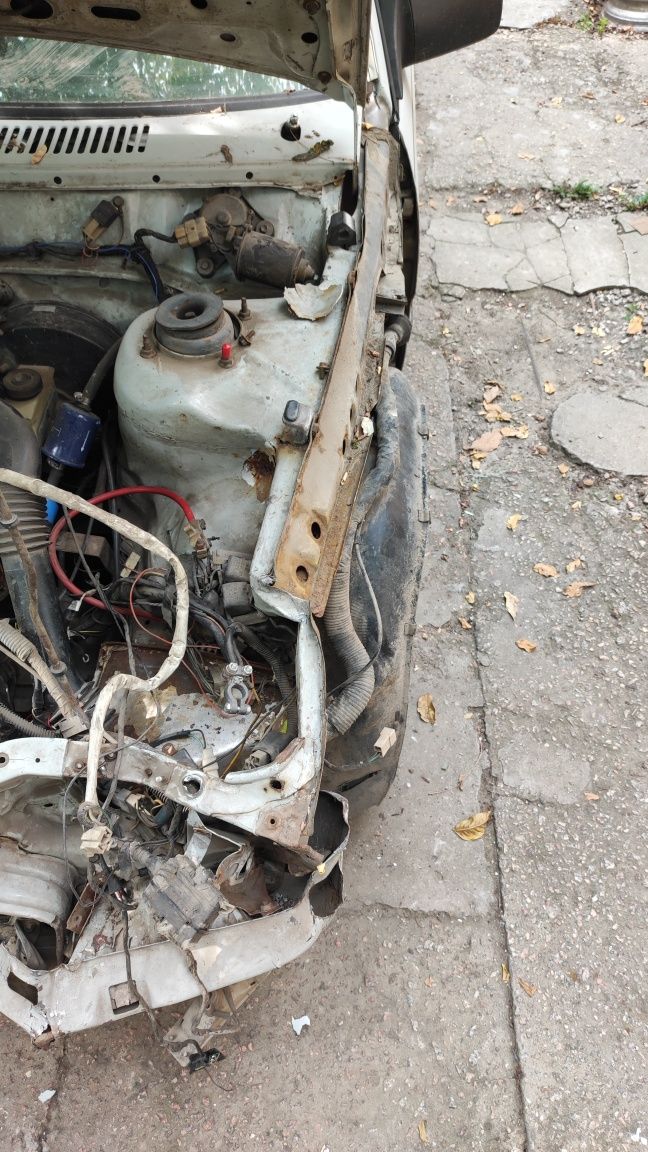 Mazda 626GC під відновлення