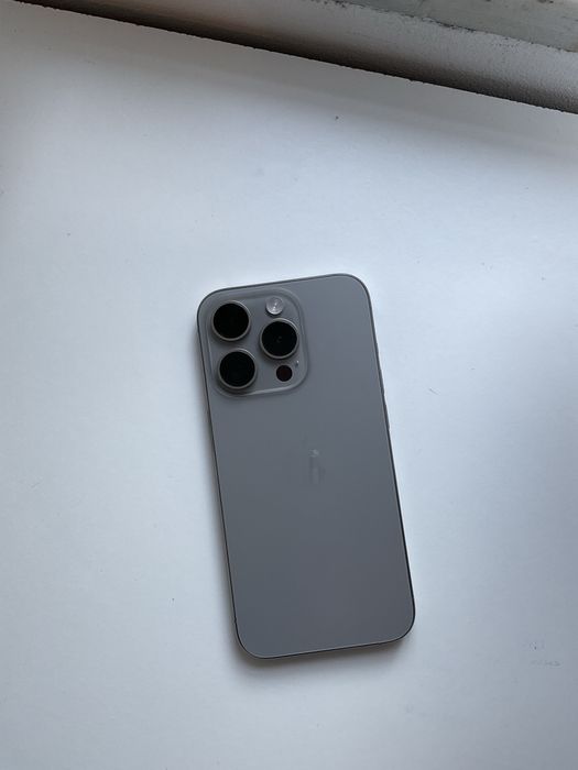 IPhone 15 Pro 128GB - com fatura e garantia