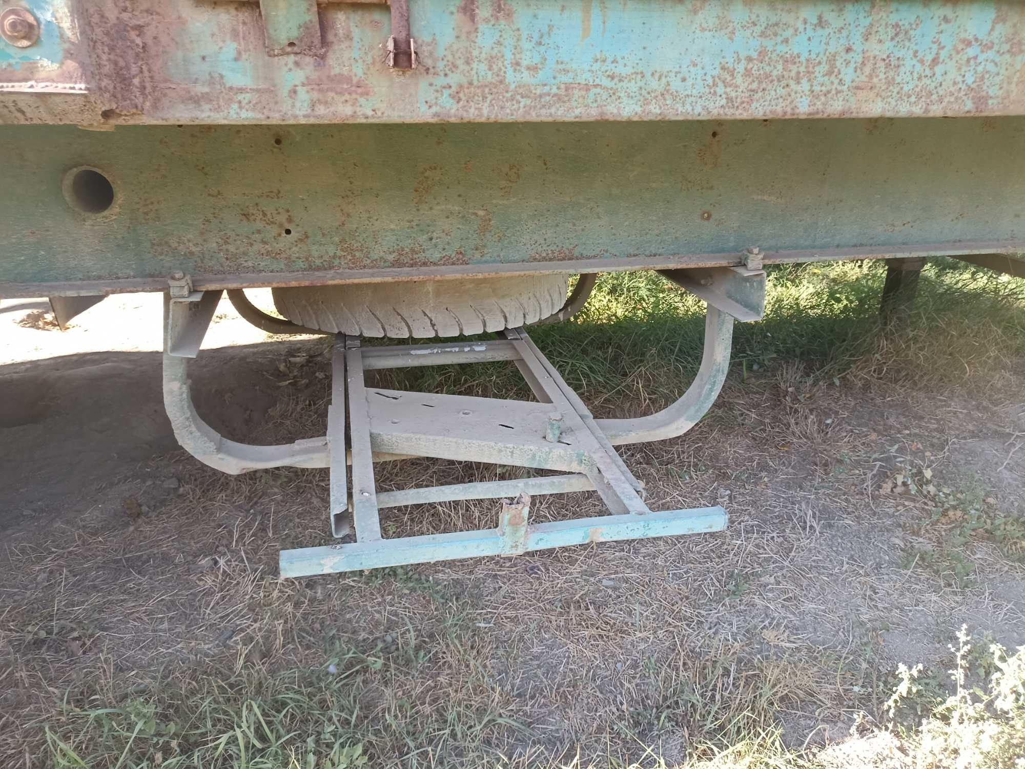 Напівпричіп TRAILOR бортовий