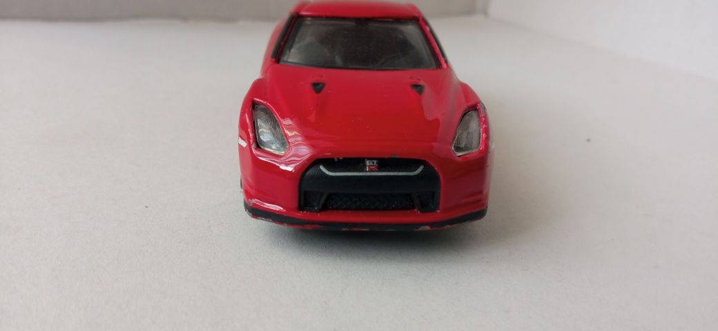 Bburago nissan GT-R w skali 1/43