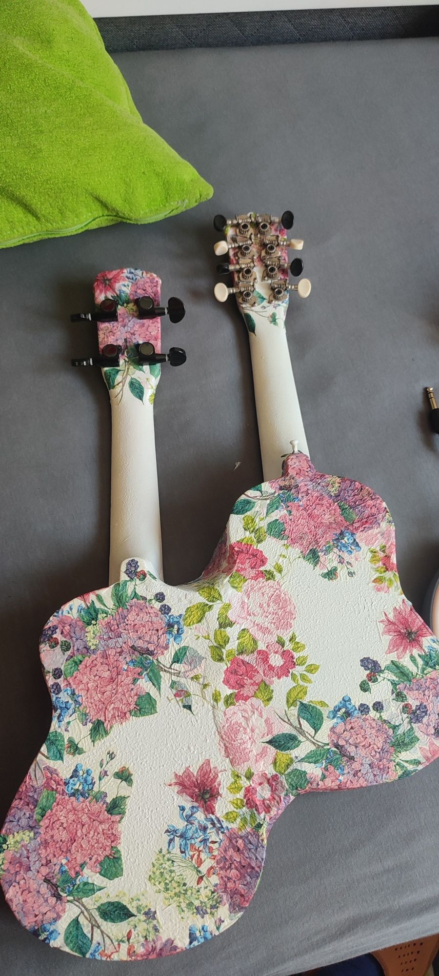 Ukulele 12 strunowe 8 + 4 dwa gryfy