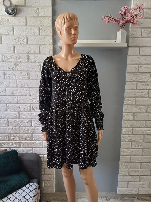 Sukienka we wzory rozmiar L