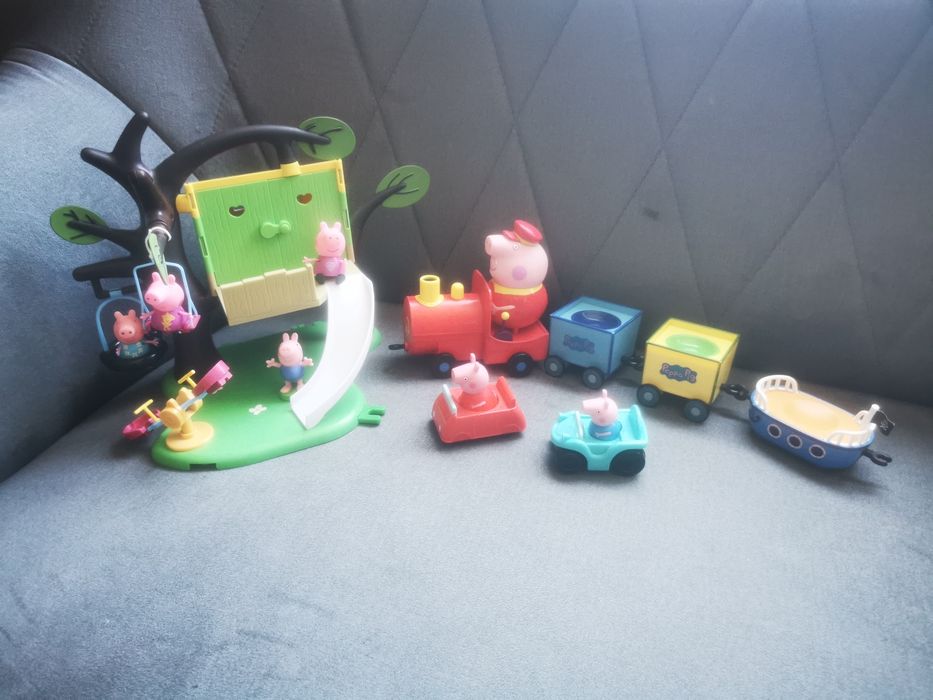 Zestaw domek na drzewie i ciuchcia