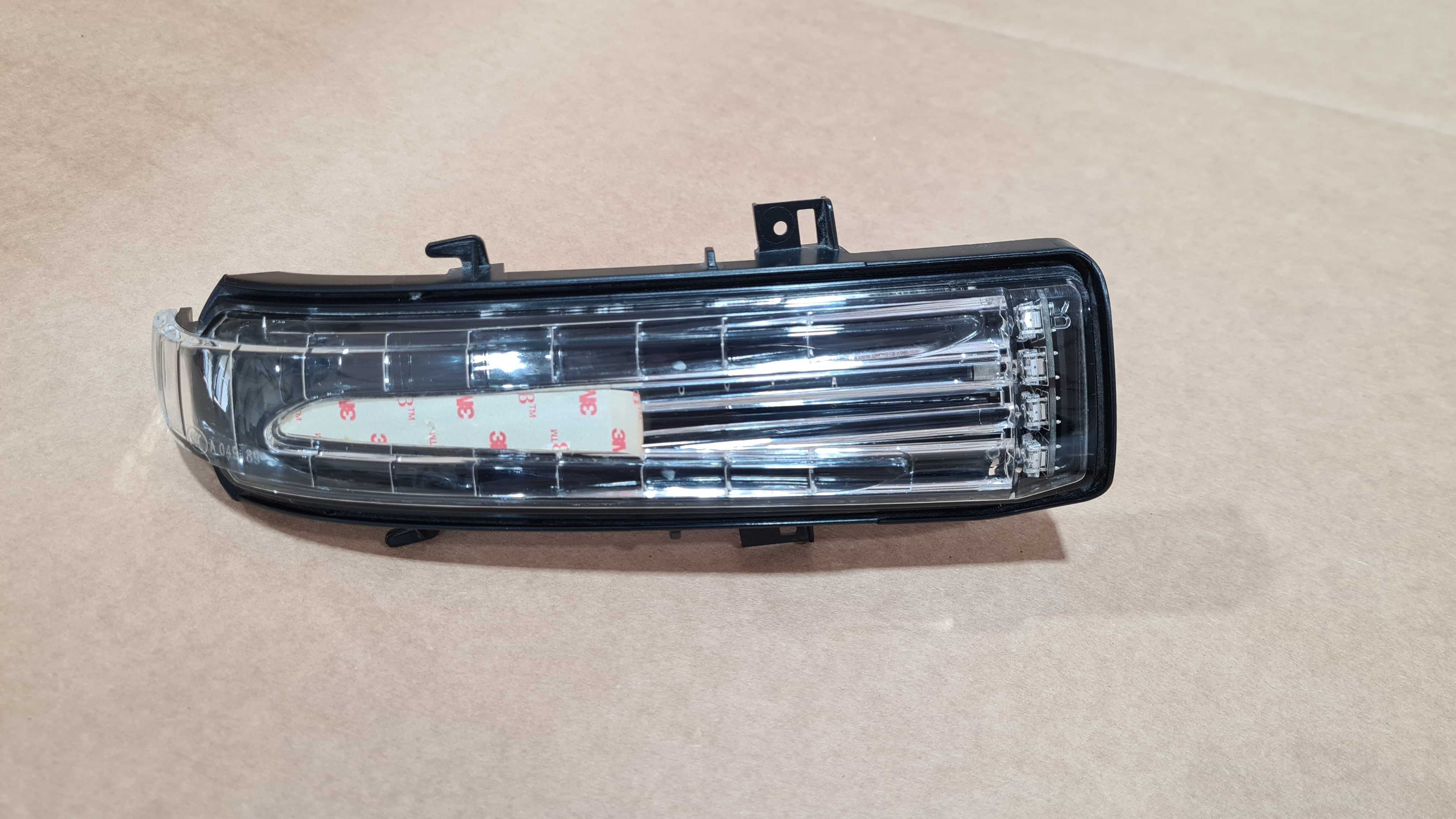 Kierunkowskaz w lusterko LED Mercedes CLS W219 SL R230 SLK R171 CLC PR