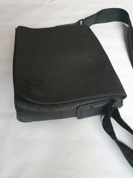 Torebka czarna jedna przegroda i schowek na ramię pasek męska damska