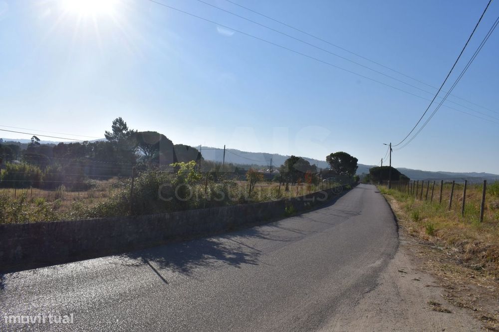 2 Casas com Terreno de 16.680m2 – Tomar