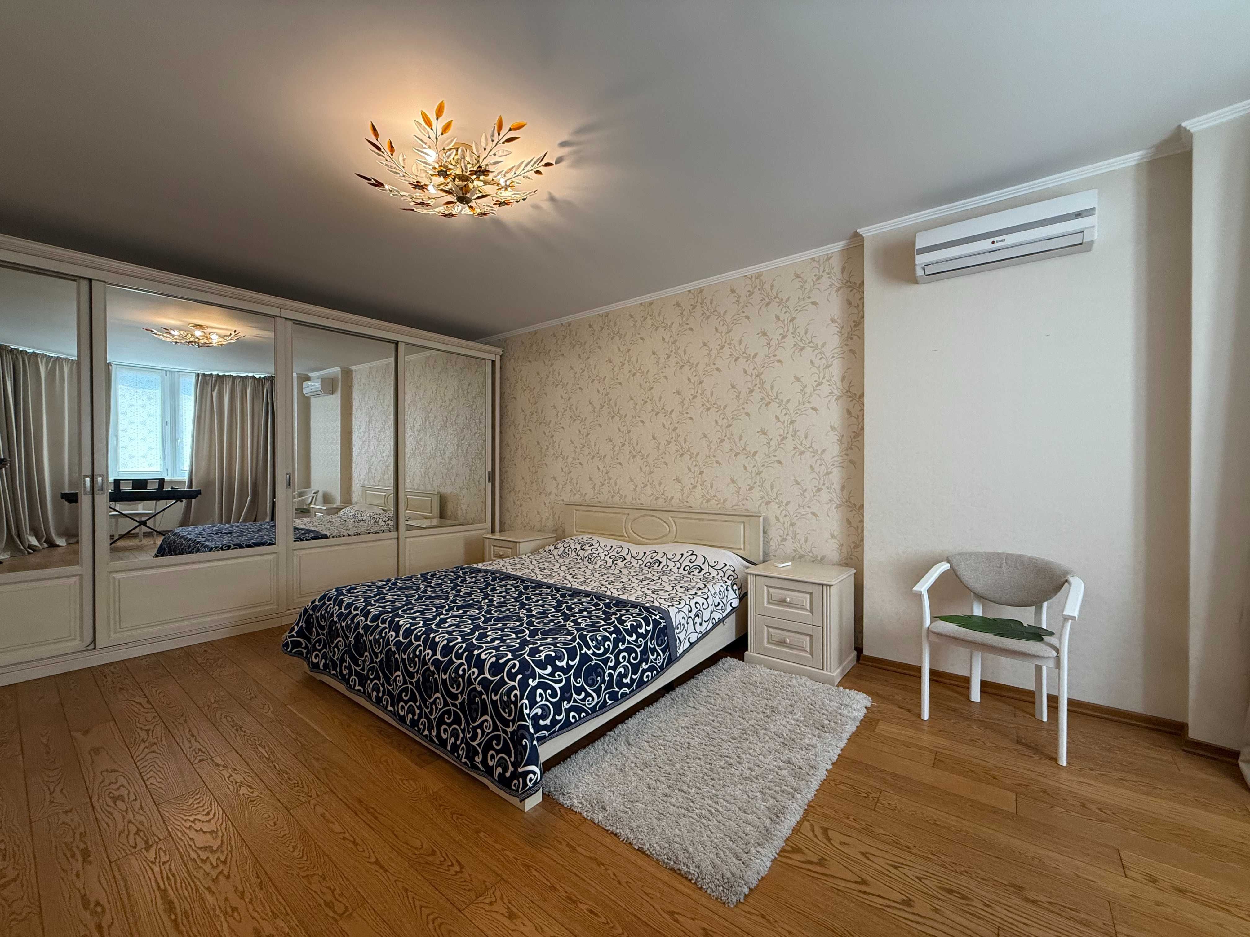 4-кімн. 133кв.м, вул. Срібнокільська  22, метро Осокорки, Рівер Молл.