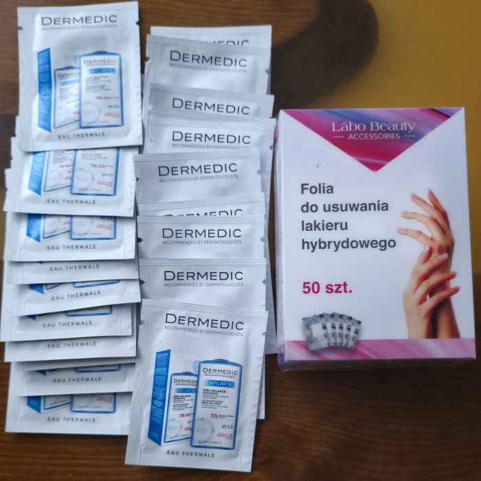 Folia do usuwania lakieru hybrydowego+20 saszetek probek szamponu
