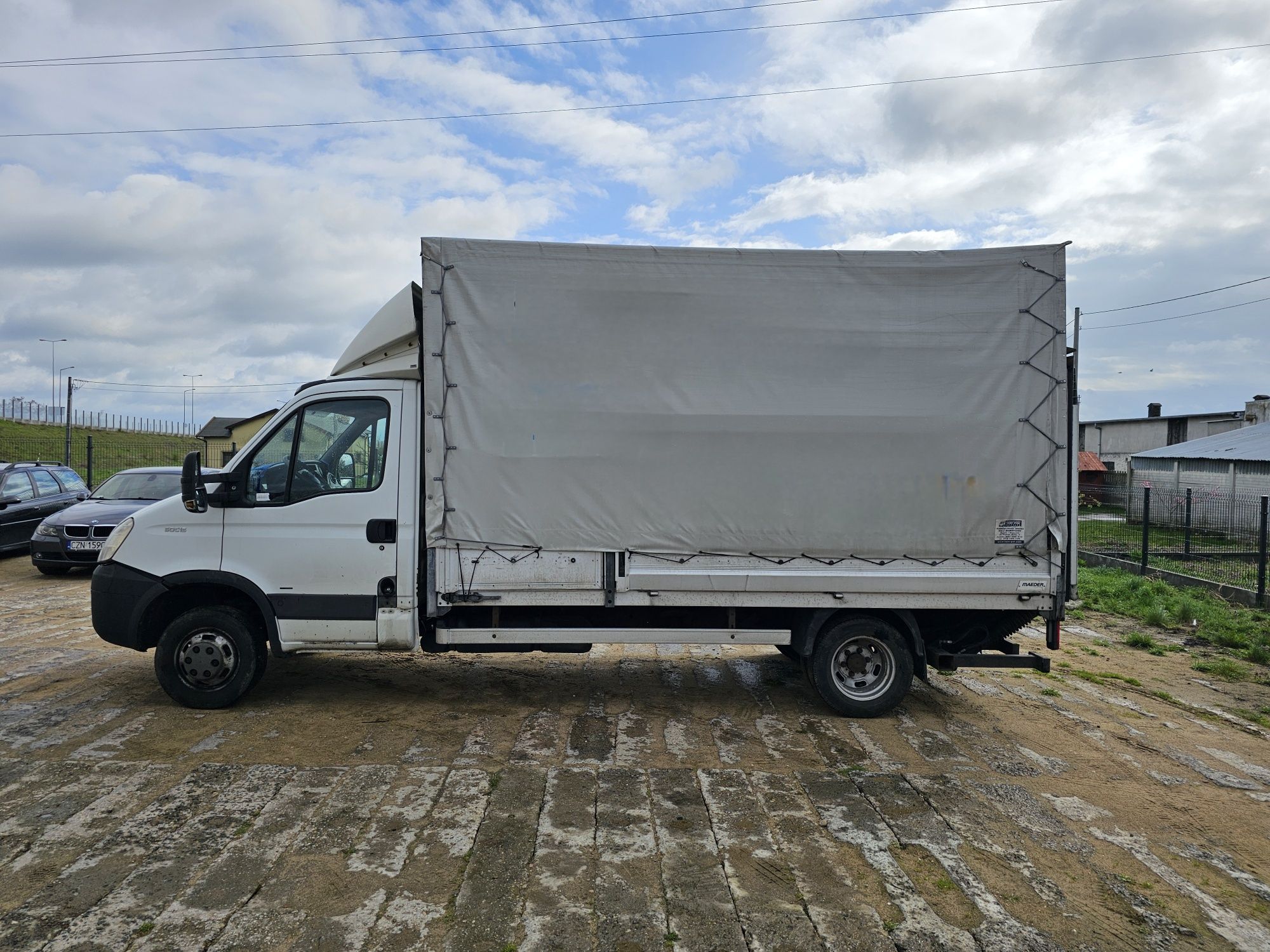 Taxi bagażowe Gniezno usługi transportowe transport winda