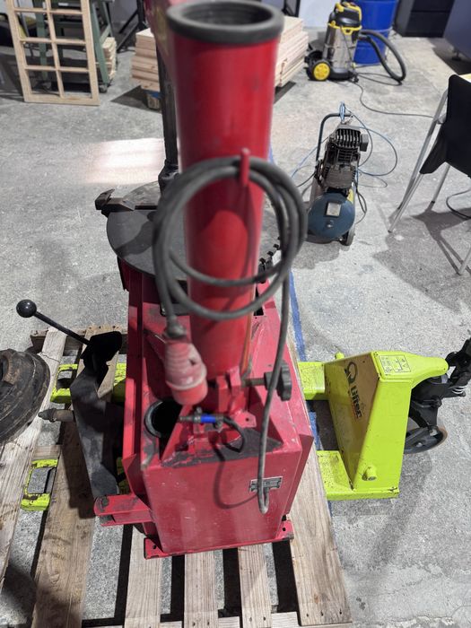 Maquina de pneus Facon