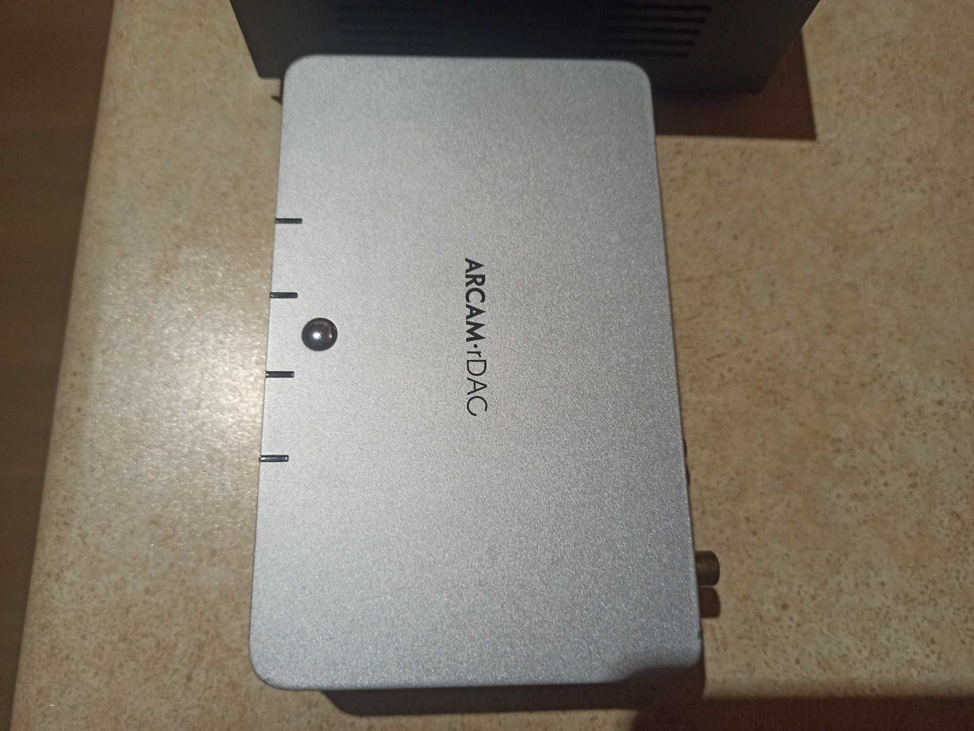 DAC ARCAM rDAC + zasilacz tomanek