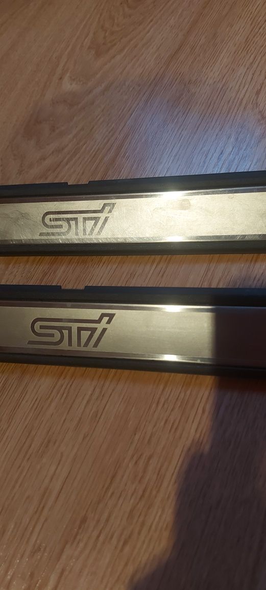 Listwy na progi wewnętrzne logo STI Subaru Impreza GH Wrx Forester jdm