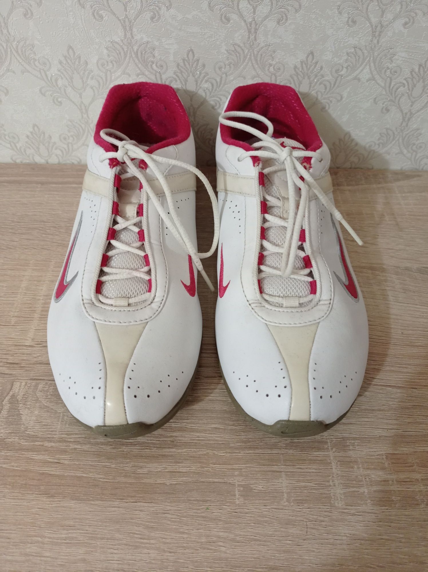 Кроссовки женские Ecco, Nike р.36, р.38, в отличном состоянии