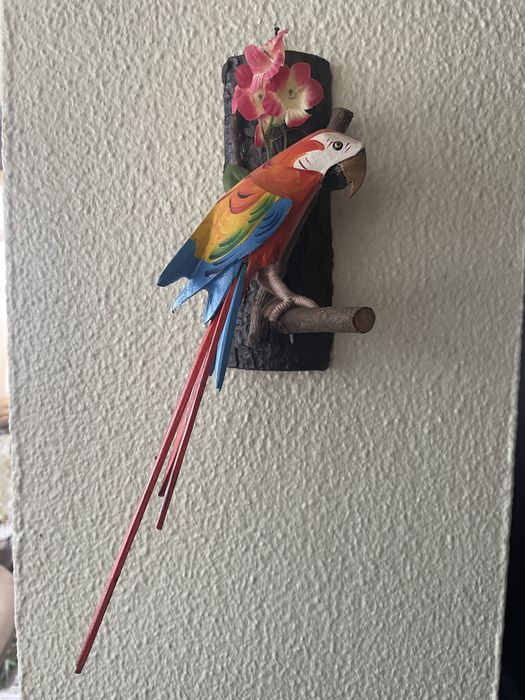Arara de parede em madeira