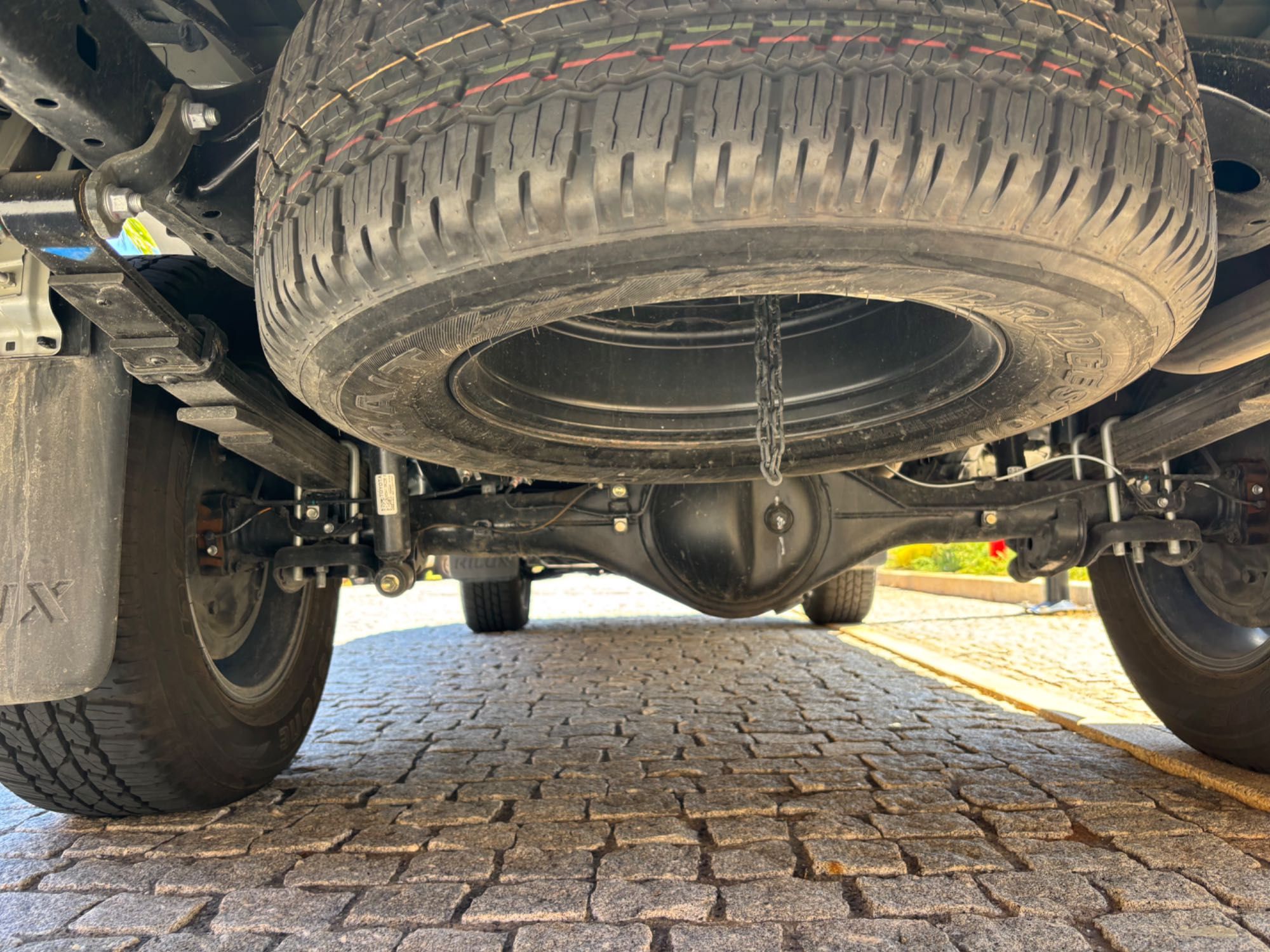Toyota Hilux 4500 km - wie neu!