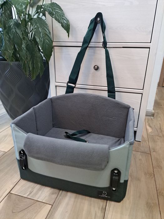 Fotelik samochodowy dla małych psów I kotów 742