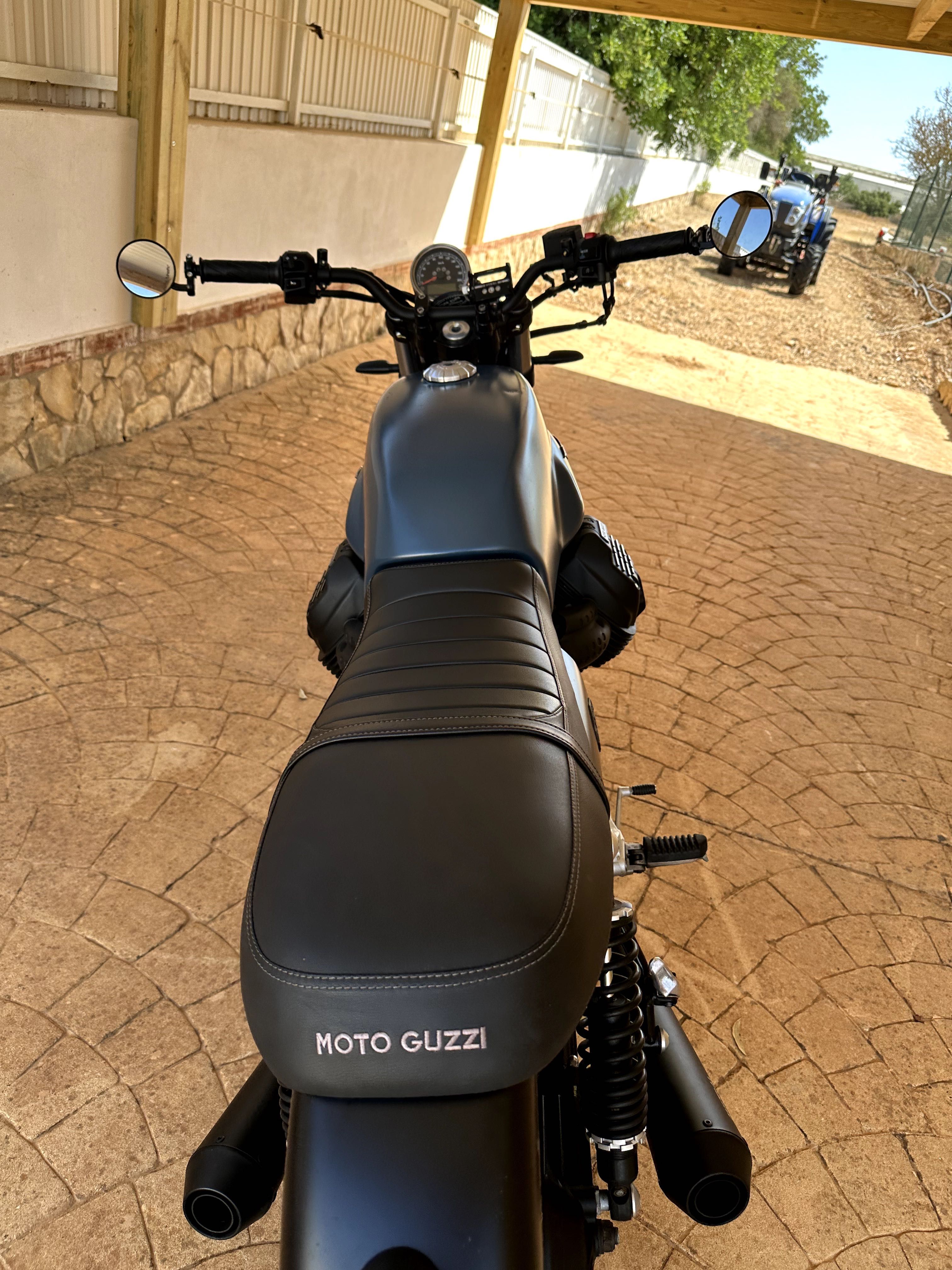 Moto Guzzi V7 III Stone 2021