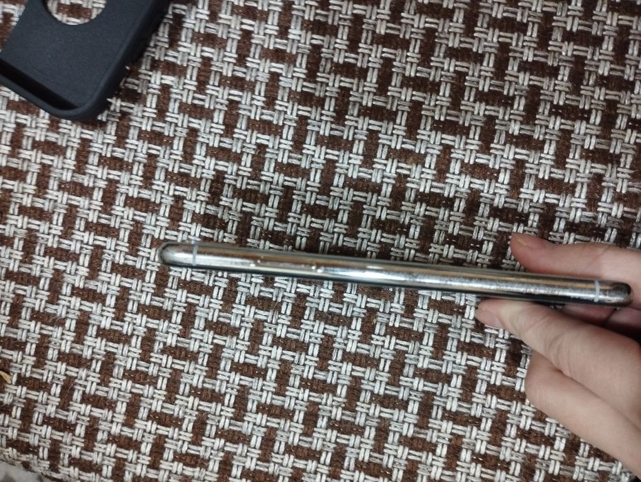 Продам телефон Айфон X з противоударним чохлом