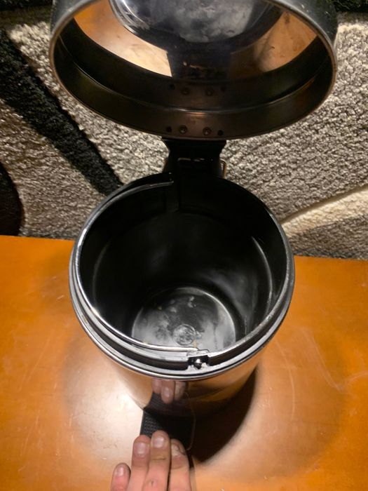 Pojemnik na śmieci do biura