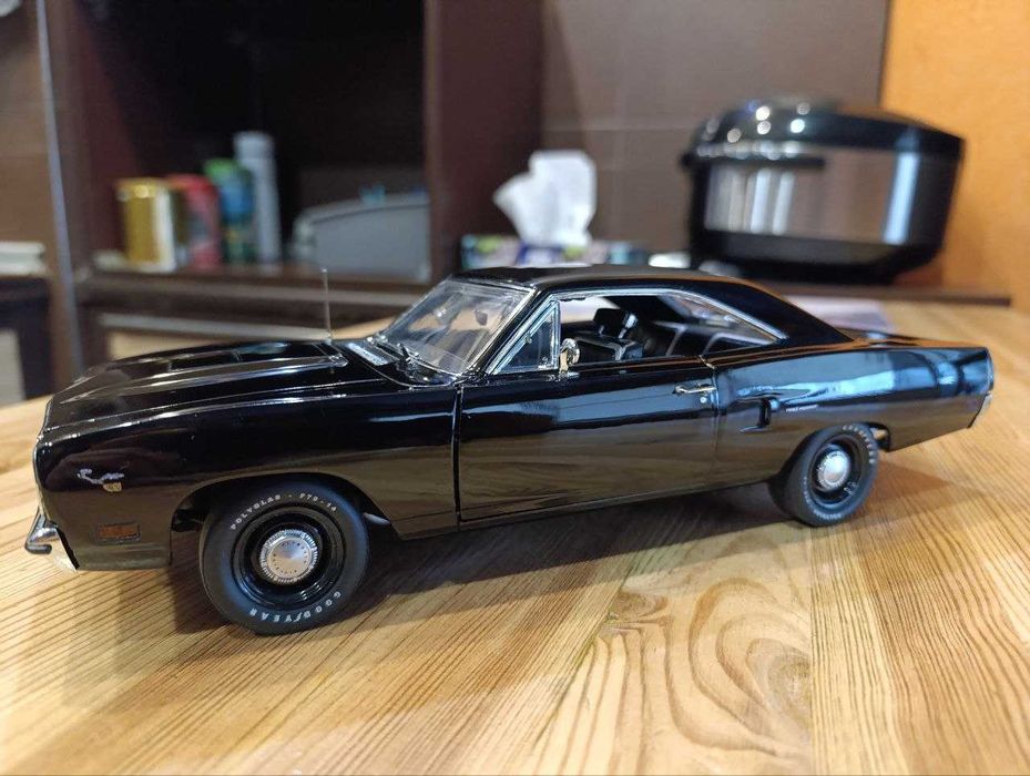 Модель автомобіля 1/18 GMP 1970 PLYMOUTH GTX