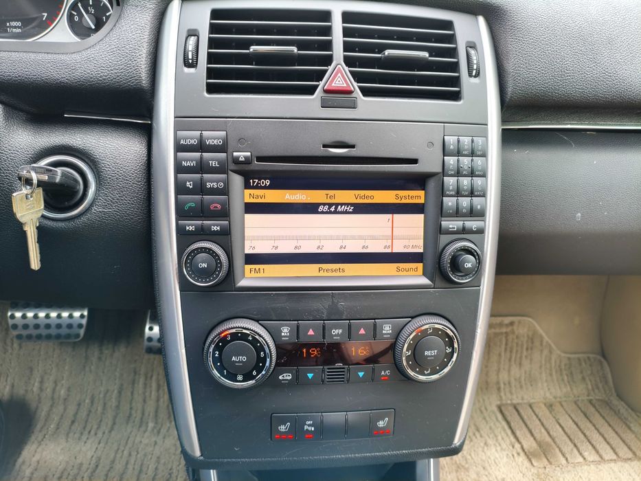 Продам Mercedes B-200 FULL!