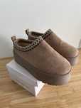 Botas/pantufas estilo UGG com pêlo