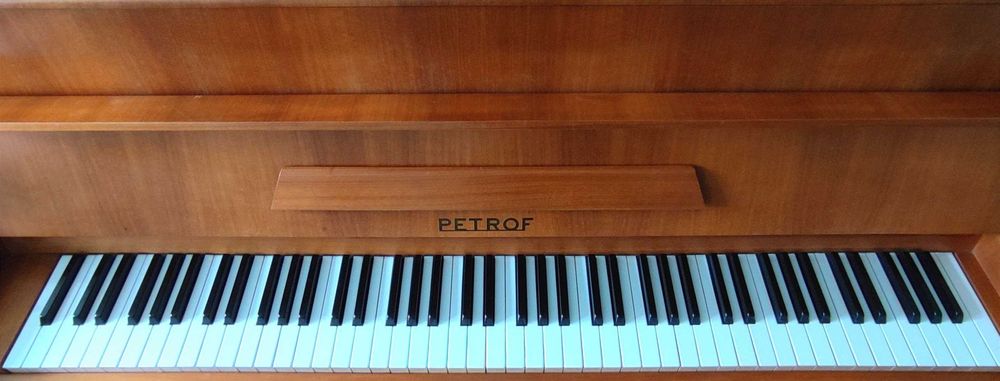 Pianino Petrof do negocjacji
