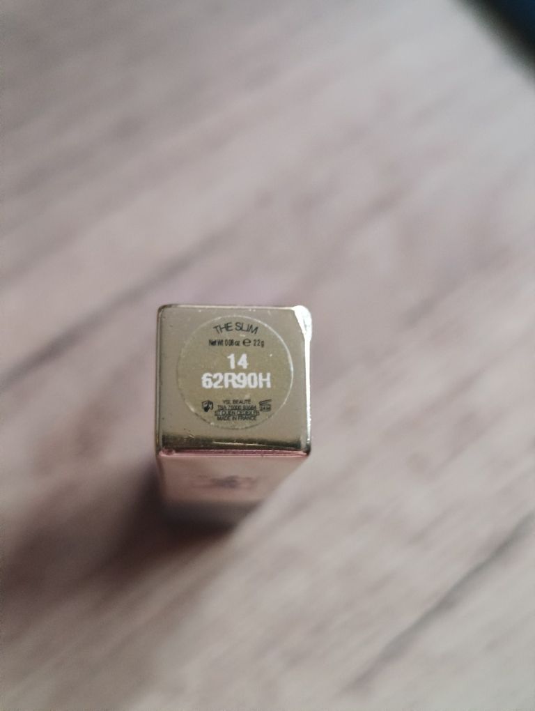Pomadka yves Saint Laurent 14