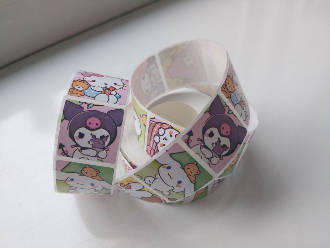 Naklejki naklejka wlepka rolka 600 sztuk Hello Kitty Sanrio charakters